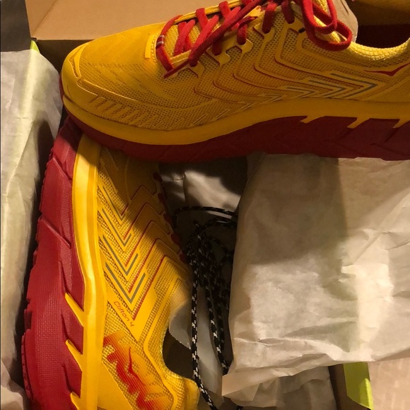 HOKA x Outdoor Voices collab Shoe Clifton - Picture 3 of 3